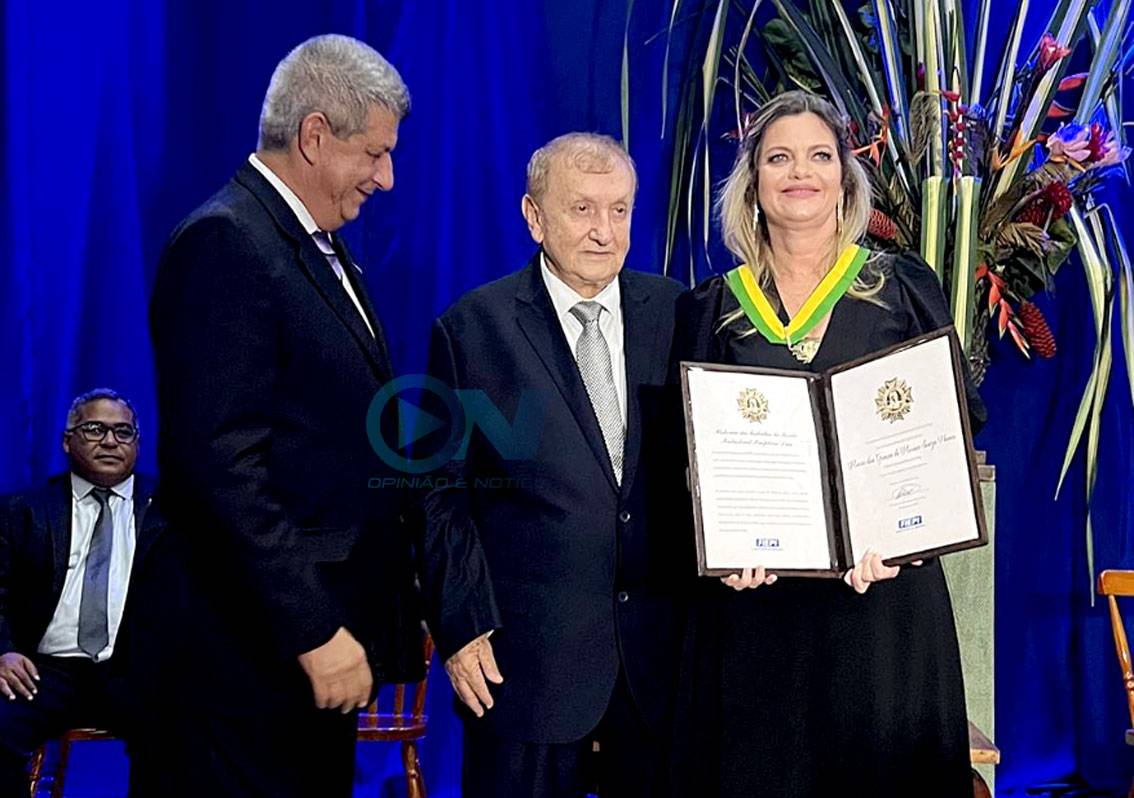 Fiepi homenageia Gracinha Mão Santa pelo apoio a retomada da industrialização em Parnaíba